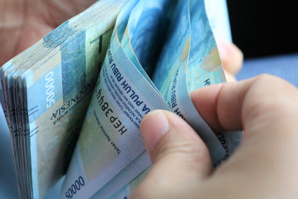 Pilihlah Bank yang menerapkan setoran awal yang tergolong cukup ringan dan tidak membebanimu