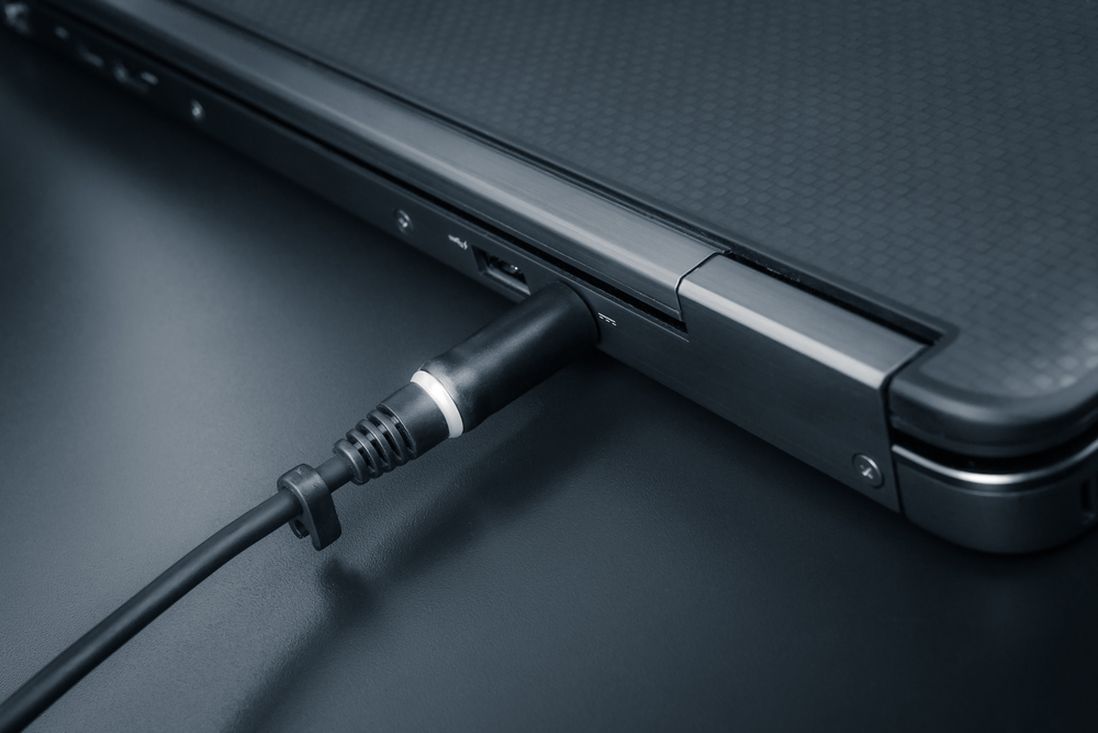 Usahakan untuk selalu men-charge laptop dalam keadaan mati